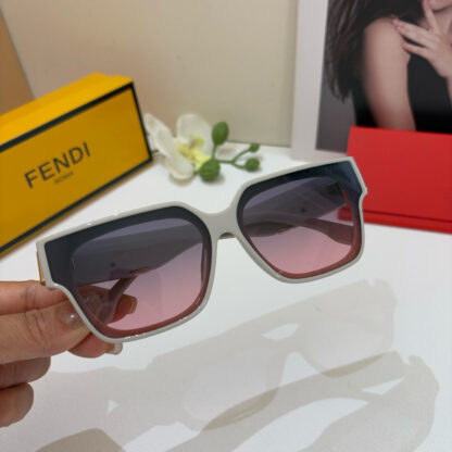 FENDI fashion trend sunglasses - Image 4