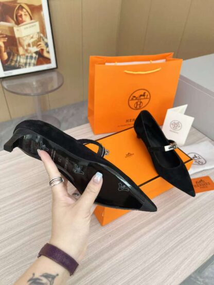 Hermès black velvet, a must-have for a vacation, comfortable loafers - Image 3