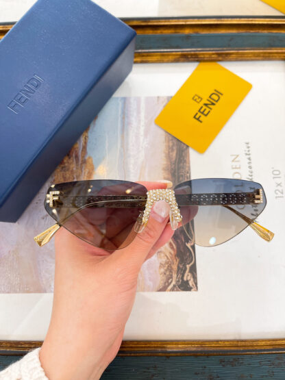 FENDI fashion trend sunglasses - Image 4