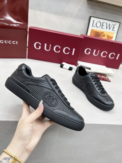 Gucci classic design German training elements catwalk model - Image 4