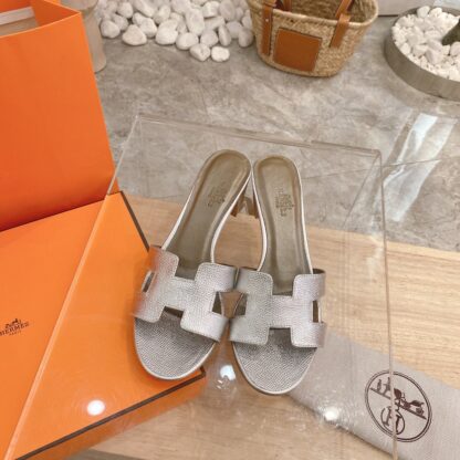 Hermès Summer Classic Style Palm Pattern Silver Brown Chunky Heel Sandals - Image 2