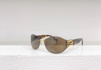 FENDI fashion trend sunglasses - Image 5