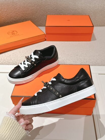 Hermes couple black and white kelly shoe buckle classic flat casual shoes - Image 4
