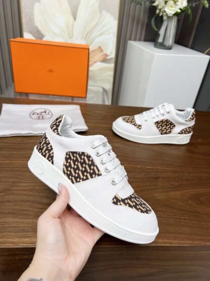 Hermes flat-soled stylish lightweight white and brown sports casual shoes - Image 3