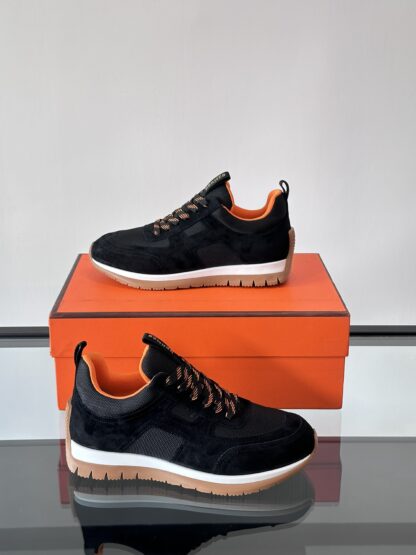 Hermès lightweight and versatile black sneakers - Image 4