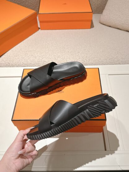 Hermes pure black comfortable casual style cross-slippers - Image 4