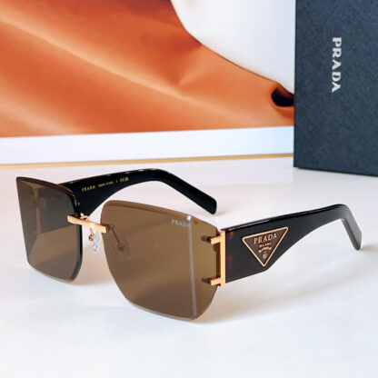 Prada fashion trend sunglasses - Image 4