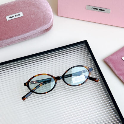 Miu Miu trendy fashion sunglasses - Image 5