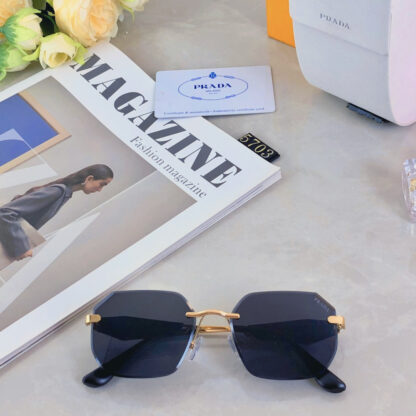 Prada fashion trend sunglasses - Image 4
