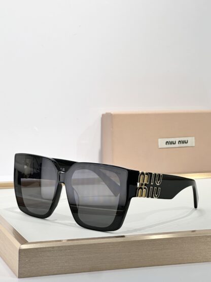 Miu Miu trendy fashion sunglasses - Image 5