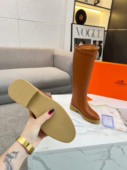 Hermès classic kelly buckle stylish brown mid-calf boots - Image 4