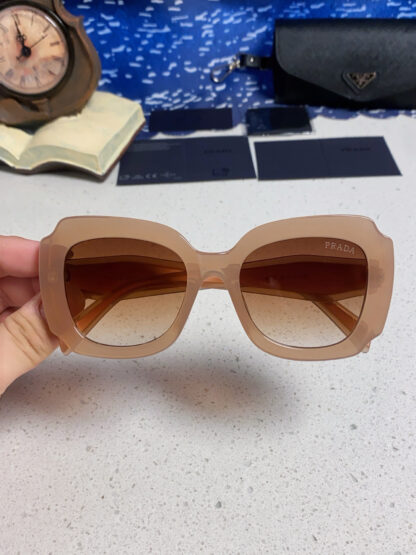 Prada fashion trend sunglasses - Image 5