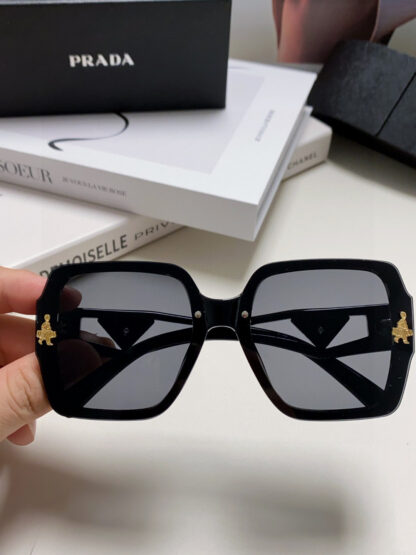 Prada fashion trend sunglasses - Image 4