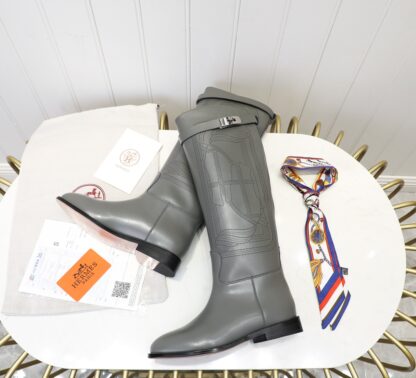 Hermès classic kelly buckle grey stylish mid-calf boots - Image 4
