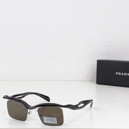 Prada fashion trend sunglasses - Image 4