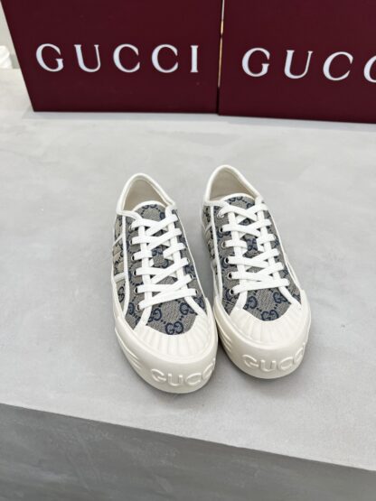 Gucci classic design German training elements catwalk model - Image 5