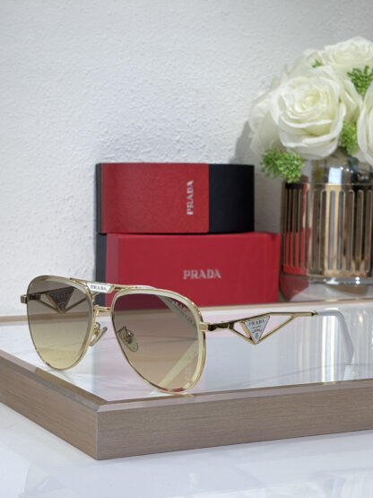 Prada fashion trend sunglasses - Image 4