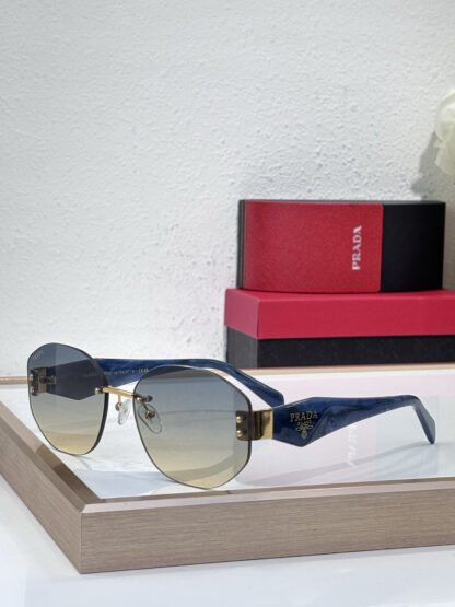 Prada fashion trend sunglasses - Image 4