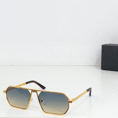 Prada fashion trend sunglasses - Image 4