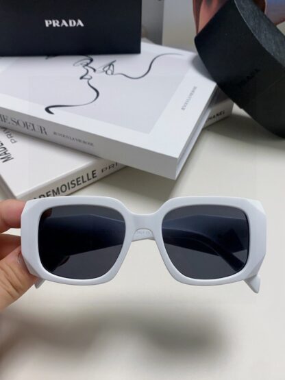 Prada fashion trend sunglasses - Image 4