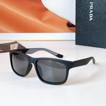 Prada fashion trend sunglasses - Image 4