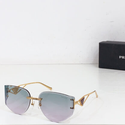 Prada fashion trend sunglasses - Image 4