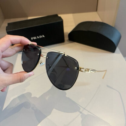 Prada fashion trend sunglasses - Image 4