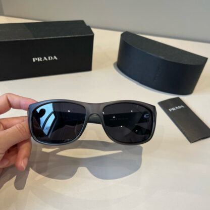 Prada fashion trend sunglasses - Image 4