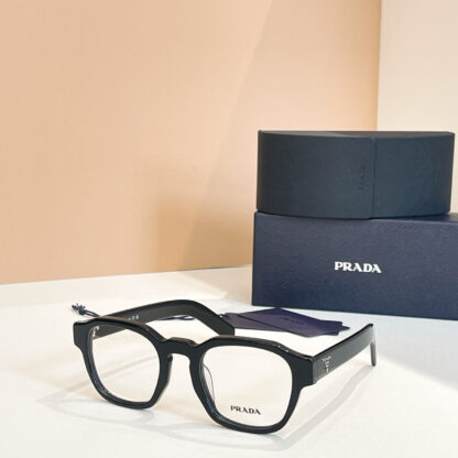 Prada fashion trend sunglasses - Image 4