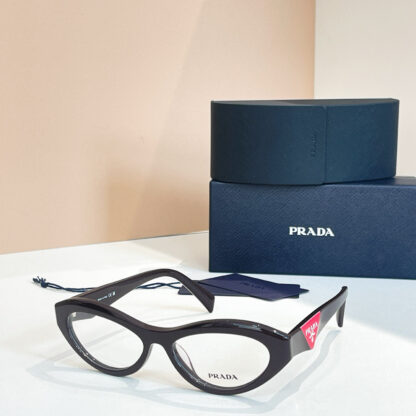 Prada fashion trend sunglasses - Image 4