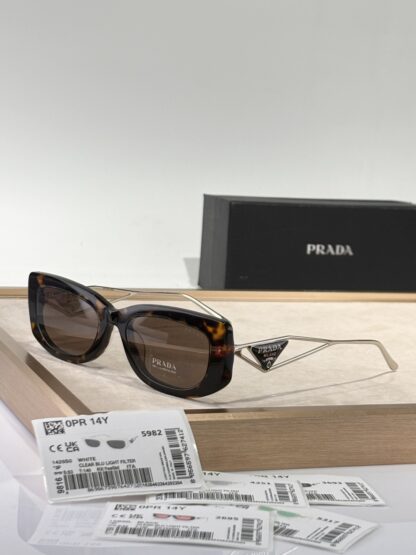 Prada fashion trend sunglasses - Image 4