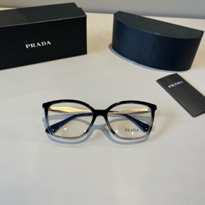 Prada fashion trend sunglasses - Image 4