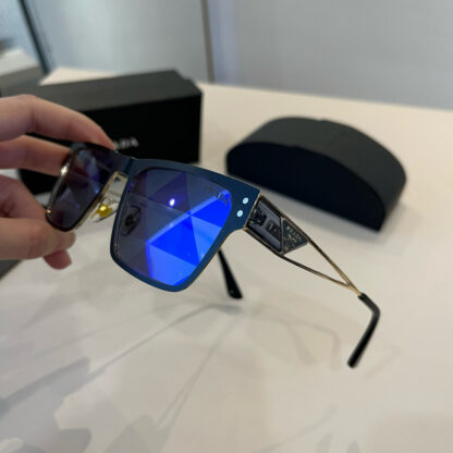 Prada fashion trend sunglasses - Image 4