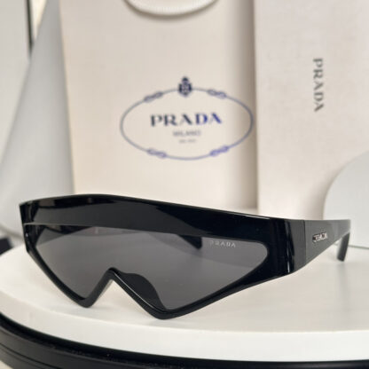 Prada fashion trend sunglasses - Image 4