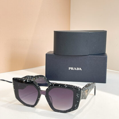 Prada fashion trend sunglasses - Image 4