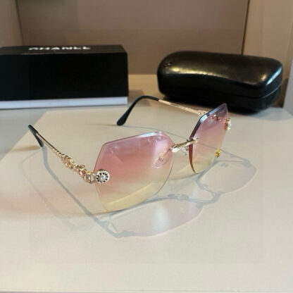 Chanel Fashion Sunglasses - Image 5