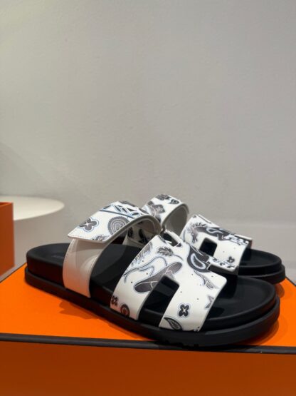 Hermès blue and black couple woven sandals - Image 3