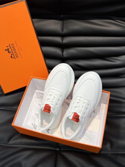Hermes men's white soft and comfortable casual sports shoes - Image 4