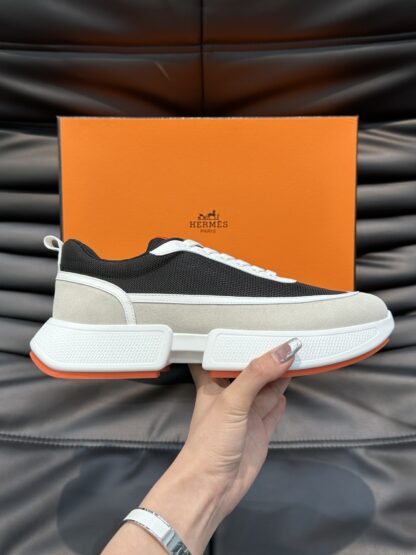 Hermès men's black and white soft and comfortable casual sports shoes - Image 4