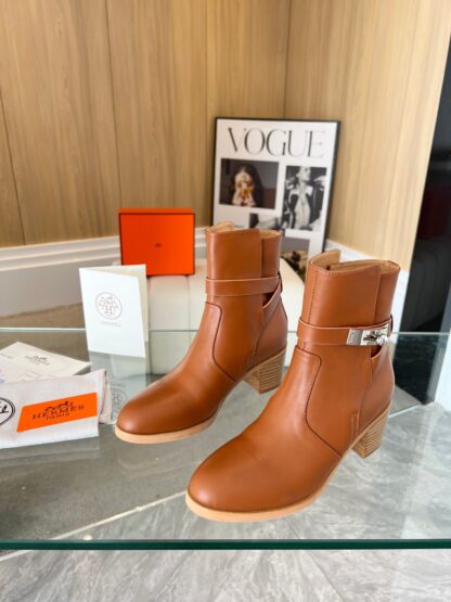 Hermes dark brown classic kelly buckle knight boots - Image 4