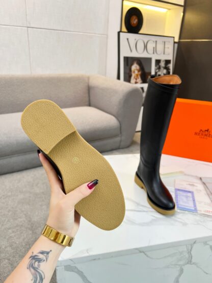 Hermès black classic kelly buckle knight boots - Image 3