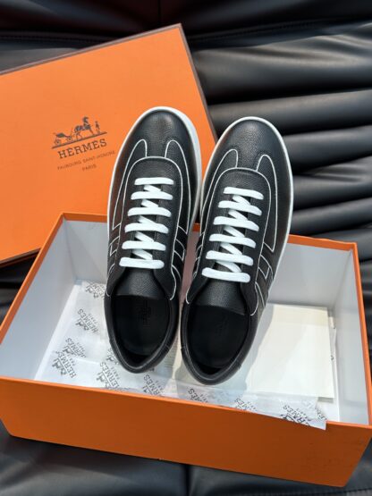 Hermès men's soft and lightweight black and white low-top casual sneakers - Image 4