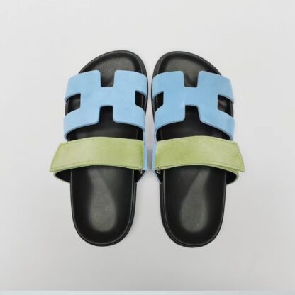 Hermès couple's blue-green woven slippers - Image 4