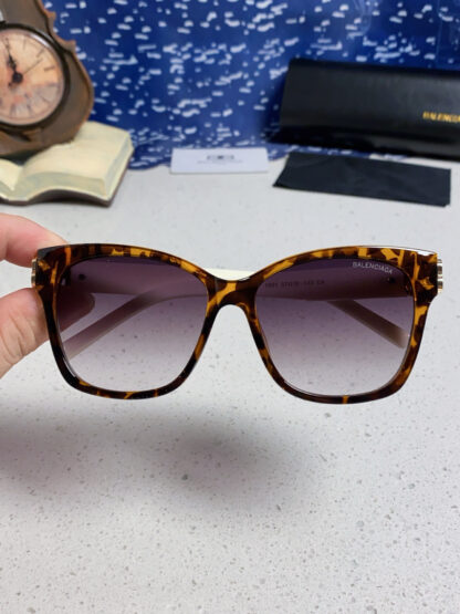 Balenciaga fashion sunglasses - Image 5