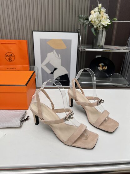 Hermès handmade stiletto apricot sandals - Image 3