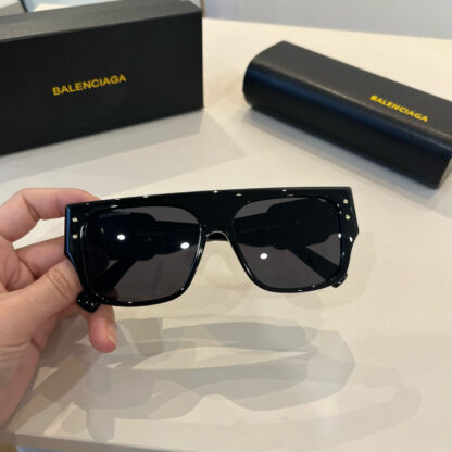 Balenciaga fashion sunglasses - Image 5