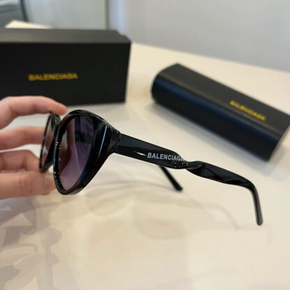 Balenciaga fashion sunglasses - Image 5