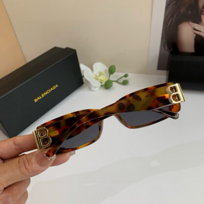 Balenciaga fashion sunglasses - Image 4