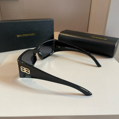 Balenciaga fashion sunglasses - Image 5