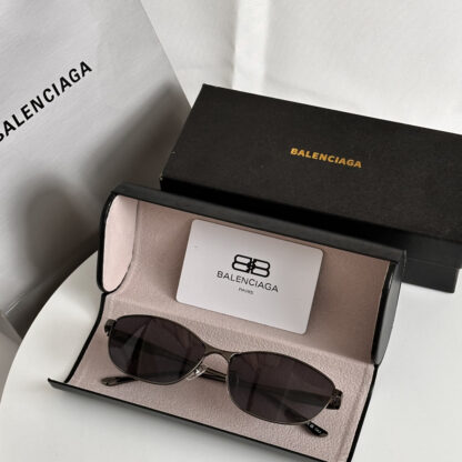 Balenciaga fashion sunglasses - Image 4